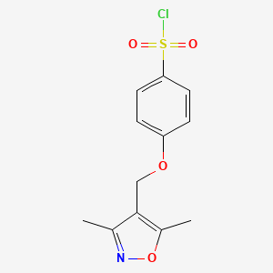 molecular formula C12H12ClNO4S B2535944 4-((3,5-二甲基异恶唑-4-基)甲氧基)苯-1-磺酰氯 CAS No. 936822-38-7