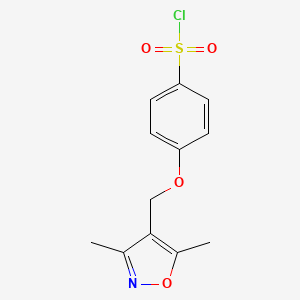 molecular formula C12H12ClNO4S B2535944 4-((3,5-ジメチルイソキサゾール-4-イル)メトキシ)ベンゼン-1-スルホニルクロリド CAS No. 936822-38-7