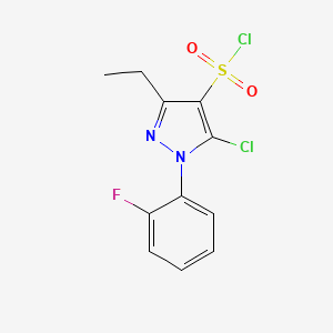 molecular formula C11H9Cl2FN2O2S B2536896 5-Chloro-3-ethyl-1-(2-fluorophenyl)pyrazole-4-sulfonyl chloride CAS No. 1545518-17-9