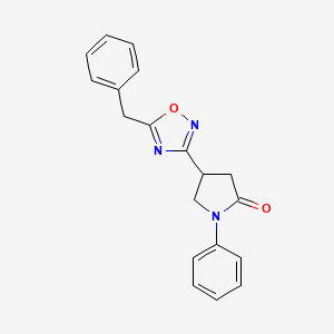 molecular formula C19H17N3O2 B2537113 4-(5-Benzyl-1,2,4-oxadiazol-3-yl)-1-phenylpyrrolidin-2-one CAS No. 1326837-95-9
