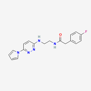 molecular formula C18H18FN5O B2537301 N-(2-((6-(1H-吡咯-1-基)嘧啶并[3,4-b]嘧啶-3-基)氨基)乙基)-2-(4-氟苯基)乙酰胺 CAS No. 1396858-54-0