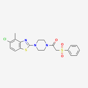 molecular formula C20H20ClN3O3S2 B2537559 5-Chloro-4-methyl-2-{4-[(phenylsulfonyl)acetyl]piperazin-1-yl}-1,3-benzothiazole CAS No. 886921-29-5
