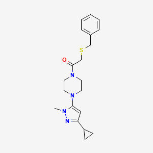 2-(benzylthio)-1-(4-(3-cyclopropyl-1-methyl-1H-pyrazol-5-yl)piperazin-1-yl)ethanone