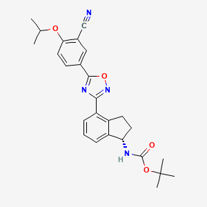 molecular formula C26H28N4O4 B2538330 (S)-tert-butyl (4-(5-(3-cyano-4-isopropoxyphenyl)-1,2,4-oxadiazol-3-yl)-2,3-dihydro-1H-inden-1-yl)carbamate CAS No. 1306763-71-2