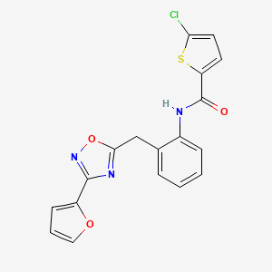 molecular formula C18H12ClN3O3S B2538447 5-chloro-N-(2-((3-(furan-2-yl)-1,2,4-oxadiazol-5-yl)methyl)phenyl)thiophene-2-carboxamide CAS No. 1797181-72-6