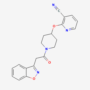 molecular formula C20H18N4O3 B2538659 2-((1-(2-(Benzo[d]isoxazol-3-yl)acetyl)piperidin-4-yl)oxy)nicotinonitrile CAS No. 1797127-60-6