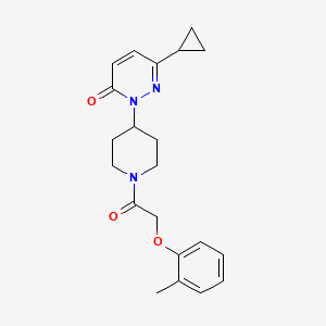 molecular formula C21H25N3O3 B2538880 6-Cyclopropyl-2-[1-[2-(2-methylphenoxy)acetyl]piperidin-4-yl]pyridazin-3-one CAS No. 2320173-68-8