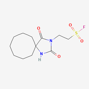 molecular formula C12H19FN2O4S B2539095 2-(2,4-二氧代-1,3-二氮杂螺[4.7]十二烷-3-基)乙磺酰氟 CAS No. 2195750-83-3