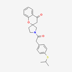 1'-(2-(4-(Isopropylthio)phenyl)acetyl)spiro[chroman-2,3'-pyrrolidin]-4-one