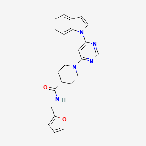 molecular formula C23H23N5O2 B2540696 1-(6-(1H-吲哚-1-基)嘧啶-4-基)-N-(呋喃-2-基甲基)哌啶-4-甲酰胺 CAS No. 1797563-34-8