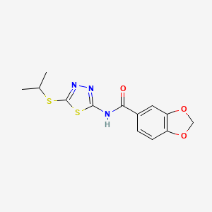 molecular formula C13H13N3O3S2 B2540726 N-(5-(isopropylthio)-1,3,4-thiadiazol-2-yl)benzo[d][1,3]dioxole-5-carboxamide CAS No. 477212-30-9