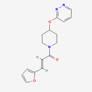 molecular formula C16H17N3O3 B2541294 (E)-3-(furan-2-yl)-1-(4-(pyridazin-3-yloxy)piperidin-1-yl)prop-2-en-1-one CAS No. 1798412-56-2