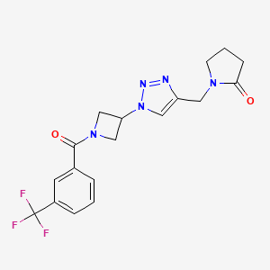 molecular formula C18H18F3N5O2 B2541478 1-((1-(1-(3-(三氟甲基)苯甲酰)氮杂环丁-3-基)-1H-1,2,3-三唑-4-基)甲基)吡咯烷-2-酮 CAS No. 2034544-57-3