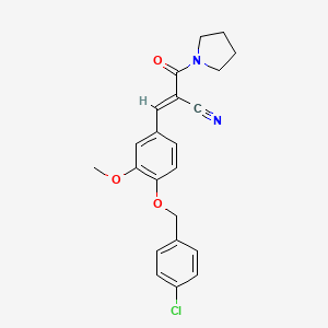 molecular formula C22H21ClN2O3 B2542001 (E)-3-[4-[(4-chlorophenyl)methoxy]-3-methoxyphenyl]-2-(pyrrolidine-1-carbonyl)prop-2-enenitrile CAS No. 723329-14-4