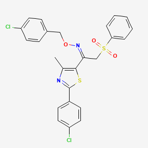 molecular formula C25H20Cl2N2O3S2 B2542258 (Z)-[2-(benzenesulfonyl)-1-[2-(4-chlorophenyl)-4-methyl-1,3-thiazol-5-yl]ethylidene][(4-chlorophenyl)methoxy]amine CAS No. 672950-28-6