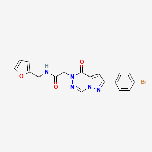 molecular formula C18H14BrN5O3 B2542504 2-[2-(4-溴苯基)-4-氧代吡唑并[1,5-d][1,2,4]三嗪-5(4H)-基]-N-(呋喃-2-基甲基)乙酰胺 CAS No. 1326901-64-7