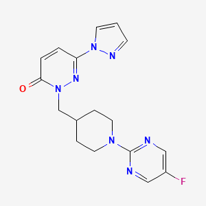 molecular formula C17H18FN7O B2542590 2-{[1-(5-氟嘧啶-2-基)哌啶-4-基]甲基}-6-(1H-吡唑-1-基)-2,3-二氢哒嗪-3-酮 CAS No. 2097922-43-3