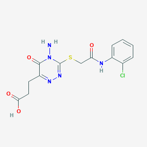 molecular formula C14H14ClN5O4S B2544261 3-(4-Amino-3-((2-((2-chlorophenyl)amino)-2-oxoethyl)thio)-5-oxo-4,5-dihydro-1,2,4-triazin-6-yl)propanoic acid CAS No. 886953-66-8