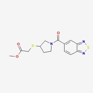 molecular formula C14H15N3O3S2 B2544300 Methyl 2-((1-(benzo[c][1,2,5]thiadiazole-5-carbonyl)pyrrolidin-3-yl)thio)acetate CAS No. 2034526-61-7