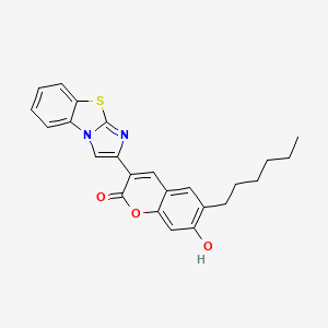 6-hexyl-7-hydroxy-3-{7-thia-2,5-diazatricyclo[6.4.0.0^{2,6}]dodeca-1(8),3,5,9,11-pentaen-4-yl}-2H-chromen-2-one