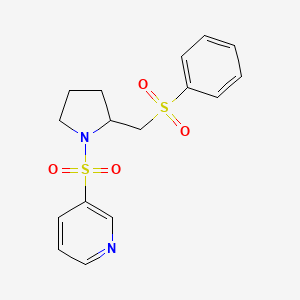 molecular formula C16H18N2O4S2 B2544623 3-((2-((苯磺酰基)甲基)吡咯烷-1-基)磺酰基)吡啶 CAS No. 1448033-60-0
