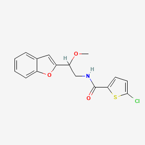 molecular formula C16H14ClNO3S B2544793 N-[2-(1-ベンゾフラン-2-イル)-2-メトキシエチル]-5-クロロチオフェン-2-カルボキサミド CAS No. 2034555-81-0