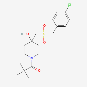 molecular formula C18H26ClNO4S B2545402 1-(4-{[(4-Chlorobenzyl)sulfonyl]methyl}-4-hydroxypiperidino)-2,2-dimethyl-1-propanone CAS No. 865659-29-6