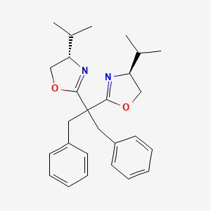 molecular formula C27H34N2O2 B2545476 (4S,4'S)-2,2'-[2-フェニル-1-(フェニルメチル)エチリデン]ビス[4-(1-メチルエチル)-4,5-ジヒドロオキサゾール CAS No. 444575-98-8