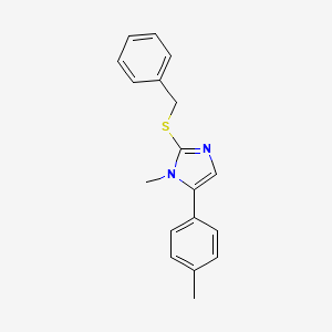 molecular formula C18H18N2S B2545568 2-(ベンジルチオ)-1-メチル-5-(p-トリル)-1H-イミダゾール CAS No. 1207020-58-3