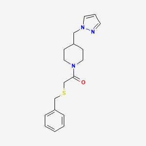 molecular formula C18H23N3OS B2545704 1-(4-((1H-pyrazol-1-yl)methyl)piperidin-1-yl)-2-(benzylthio)ethanone CAS No. 1286696-16-9