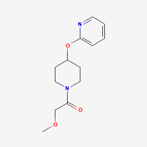 molecular formula C13H18N2O3 B2545796 2-甲氧基-1-(4-(吡啶-2-氧基)哌啶-1-基)乙酮 CAS No. 1421500-60-8