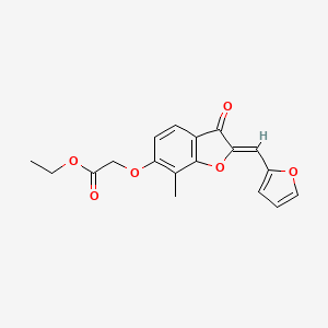 molecular formula C18H16O6 B2546230 (Z)-乙基2-((2-(呋喃-2-基亚甲基)-7-甲基-3-氧代-2,3-二氢苯并呋喃-6-基)氧基)乙酸酯 CAS No. 899384-45-3