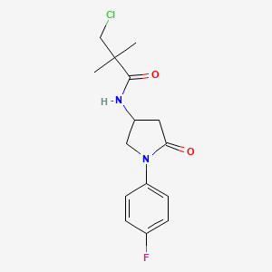 molecular formula C15H18ClFN2O2 B2546506 3-chloro-N-(1-(4-fluorophenyl)-5-oxopyrrolidin-3-yl)-2,2-dimethylpropanamide CAS No. 896293-42-8