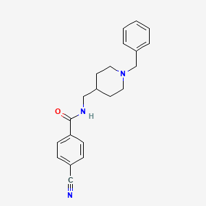 molecular formula C21H23N3O B2547206 N-[(1-ベンジルピペリジン-4-イル)メチル]-4-シアノベンザミド CAS No. 954044-12-3