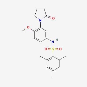 molecular formula C20H24N2O4S B2547739 N-(4-甲氧基-3-(2-氧代吡咯烷-1-基)苯基)-2,4,6-三甲基苯磺酰胺 CAS No. 942013-15-2