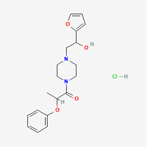 molecular formula C19H25ClN2O4 B2547818 1-(4-(2-(Furan-2-yl)-2-hydroxyethyl)piperazin-1-yl)-2-phenoxypropan-1-one hydrochloride CAS No. 1396869-17-2