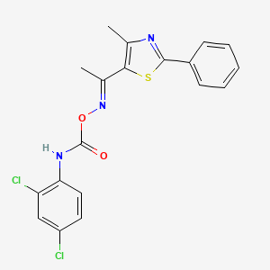 molecular formula C19H15Cl2N3O2S B2547866 5-({[(2,4-Dichloroanilino)carbonyl]oxy}ethanimidoyl)-4-methyl-2-phenyl-1,3-thiazole CAS No. 477858-14-3