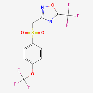 molecular formula C11H6F6N2O4S B2547939 3-[[4-(三氟甲氧基)苯基]磺酰甲基]-5-(三氟甲基)-1,2,4-恶二唑 CAS No. 1020252-42-9