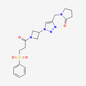 molecular formula C19H23N5O4S B2547991 1-((1-(1-(3-(phenylsulfonyl)propanoyl)azetidin-3-yl)-1H-1,2,3-triazol-4-yl)methyl)pyrrolidin-2-one CAS No. 2034593-89-8