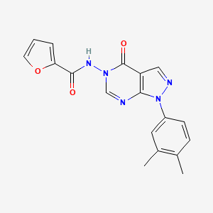 molecular formula C18H15N5O3 B2548157 5-(4H)-フリル-2-カルボン酸N-(1-(3,4-ジメチルフェニル)-4-オキソ-1H-ピラゾロ[3,4-d]ピリミジン-5(4H)-イル)アミド CAS No. 900009-21-4