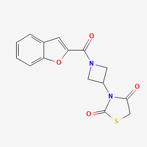 molecular formula C15H12N2O4S B2549173 3-(1-(苯并呋喃-2-甲酰基)氮杂环丁-3-基)噻唑烷-2,4-二酮 CAS No. 1798639-19-6