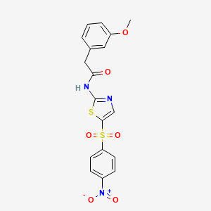 molecular formula C18H15N3O6S2 B2550463 2-(3-メトキシフェニル)-N-(5-((4-ニトロフェニル)スルホニル)チアゾール-2-イル)アセトアミド CAS No. 953949-05-8