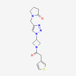 molecular formula C16H19N5O2S B2551164 1-((1-(1-(2-(チオフェン-3-イル)アセチル)アゼチジン-3-イル)-1H-1,2,3-トリアゾール-4-イル)メチル)ピロリジン-2-オン CAS No. 2034545-51-0