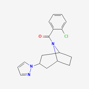 molecular formula C17H18ClN3O B2551311 ((1R,5S)-3-(1H-pyrazol-1-yl)-8-azabicyclo[3.2.1]octan-8-yl)(2-chlorophenyl)methanone CAS No. 2320145-00-2