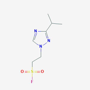 molecular formula C7H12FN3O2S B2551532 2-(3-Propan-2-yl-1,2,4-triazol-1-yl)ethanesulfonyl fluoride CAS No. 2249670-45-7