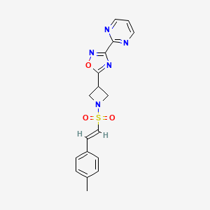 molecular formula C18H17N5O3S B2551981 (E)-5-(1-((4-methylstyryl)sulfonyl)azetidin-3-yl)-3-(pyrimidin-2-yl)-1,2,4-oxadiazole CAS No. 1331426-64-2