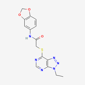 molecular formula C15H14N6O3S B2552346 N-(苯并[d][1,3]二氧杂环-5-基)-2-((3-乙基-3H-[1,2,3]三唑并[4,5-d]嘧啶-7-基)硫代)乙酰胺 CAS No. 1058496-25-5