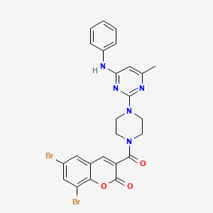 molecular formula C25H21Br2N5O3 B2553513 3-{[4-(4-苯胺基-6-甲基嘧啶-2-基)哌嗪-1-基]羰基}-6,8-二溴-2H-色满-2-酮 CAS No. 946337-37-7