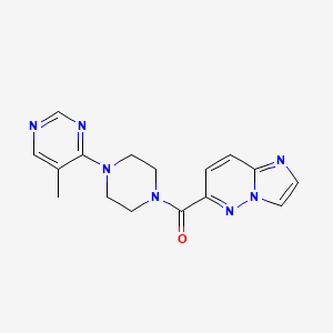 molecular formula C16H17N7O B2553515 4-(4-{Imidazo[1,2-b]pyridazine-6-carbonyl}piperazin-1-yl)-5-methylpyrimidine CAS No. 2415624-46-1