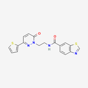 molecular formula C18H14N4O2S2 B2553942 N-(2-(6-oxo-3-(thiophène-2-yl)pyridazin-1(6H)-yl)éthyl)benzo[d]thiazole-6-carboxamide CAS No. 1226438-95-4